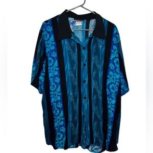 Womens blue Caliche Collection XL button up shirt